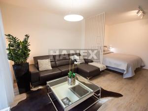Pronájem bytu 1+kk, Praha - Košíře, Česká, 48 m2