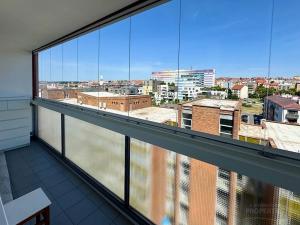 Pronájem bytu 3+kk, Praha - Vršovice, Tádžická, 86 m2