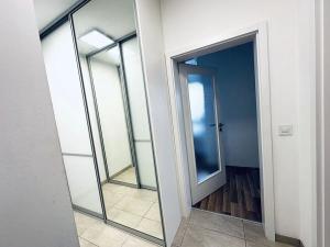 Pronájem bytu 2+kk, Praha - Strašnice, Zvěřinova, 49 m2