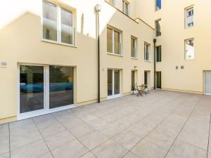 Pronájem bytu 2+kk, Praha, Plzeňská, 52 m2