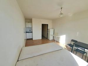 Pronájem bytu 1+kk, Praha - Radotín, Vrážská, 28 m2
