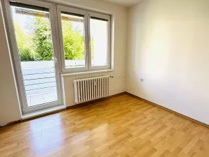 Pronájem bytu 2+kk, Hluboká nad Vltavou, Švermova, 43 m2