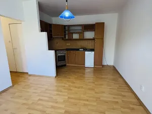 Pronájem bytu 2+kk, Hluboká nad Vltavou, Švermova, 43 m2