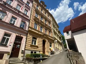 Prodej bytu 2+1, Karlovy Vary, Luční vrch, 51 m2