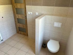 Pronájem bytu 1+kk, Děčín, Na Slatinách, 35 m2