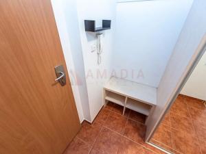 Pronájem bytu 3+kk, Praha - Dubeč, Netlucká, 75 m2