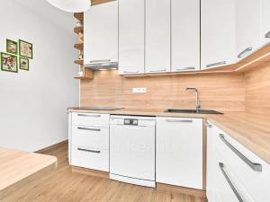 Prodej bytu 3+1, Karlovy Vary, Severní, 77 m2