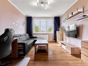Prodej bytu 3+1, Karlovy Vary, Severní, 77 m2