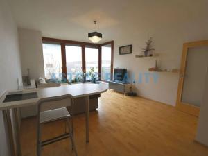 Pronájem bytu 2+kk, Praha - Smíchov, Štorkánova, 56 m2
