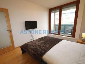 Pronájem bytu 2+kk, Praha - Smíchov, Štorkánova, 56 m2