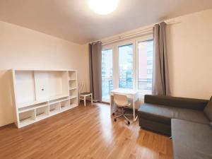 Pronájem bytu 1+kk, Praha - Čakovice, Theinova, 37 m2