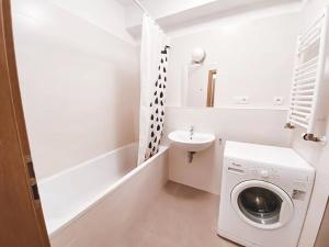 Pronájem bytu 1+kk, Praha - Čakovice, Theinova, 37 m2