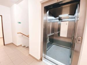 Pronájem bytu 1+kk, Praha - Čakovice, Theinova, 37 m2