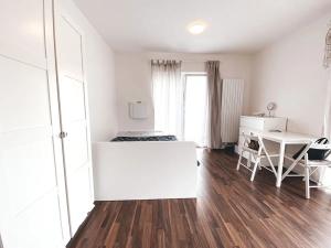 Pronájem bytu 1+kk, Praha - Libeň, Novovysočanská, 31 m2