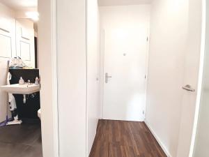 Pronájem bytu 1+kk, Praha - Libeň, Novovysočanská, 31 m2