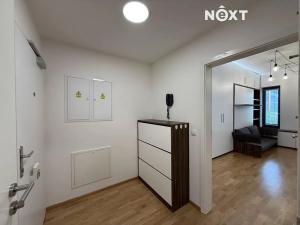 Pronájem bytu 1+kk, Praha - Hlubočepy, Devonská, 39 m2
