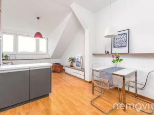 Prodej bytu 2+kk, Praha - Strašnice, Černokostelecká, 58 m2