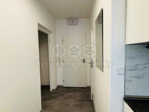 Pronájem bytu 1+kk, Zlín, Bratří Jaroňků, 28 m2
