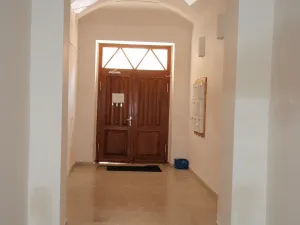 Pronájem bytu 2+kk, Praha - Žižkov, Blahníkova, 39 m2