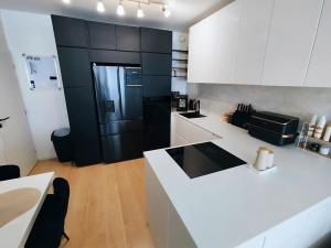 Prodej bytu 2+kk, Praha - Dolní Měcholupy, Honzíkova, 54 m2