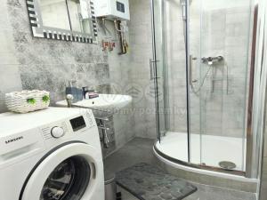 Pronájem bytu 2+kk, Praha - Strašnice, Strašínská, 37 m2
