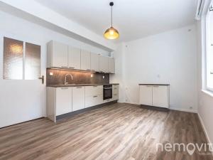 Pronájem bytu 2+1, Praha - Kobylisy, Na Stírce, 70 m2