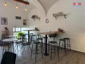 Pronájem restaurace, Pardubice, Pernštýnské náměstí, 200 m2