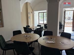 Pronájem restaurace, Pardubice, Pernštýnské náměstí, 200 m2