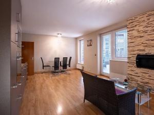 Prodej bytu 2+kk, Praha - Kyje, Pelušková, 42 m2