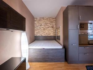 Prodej bytu 2+kk, Praha - Kyje, Pelušková, 42 m2