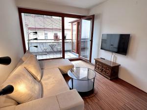 Pronájem bytu 2+1, Praha - Karlín, Kollárova, 88 m2