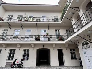 Pronájem bytu 2+1, Praha - Karlín, Kollárova, 88 m2