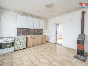 Prodej rodinného domu, Krakovany, 780 m2