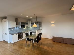 Prodej bytu 3+kk, Zlín, Podlesí I, 101 m2