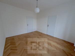 Pronájem bytu 2+1, Praha - Žižkov, Pod lipami, 53 m2