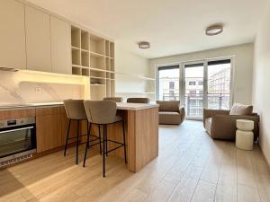 Pronájem bytu 2+kk, Praha, Výstavní, 55 m2
