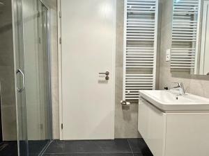 Pronájem bytu 2+kk, Praha, Výstavní, 55 m2
