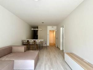 Pronájem bytu 2+kk, Praha, Výstavní, 65 m2