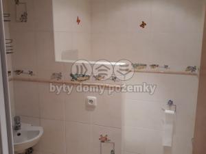 Pronájem bytu 2+kk, Chvaletice, U Kulturního domu, 41 m2