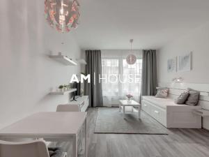 Pronájem bytu 1+kk, Praha - Strašnice, Zvěřinova, 37 m2