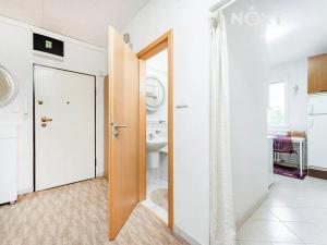 Pronájem bytu 3+1, Praha - Vokovice, Evropská, 68 m2