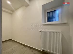 Pronájem atypického bytu, Slaný, Ouvalova, 39 m2
