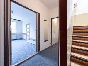 Pronájem bytu 2+1, Chomutov, Vítězslava Nezvala, 60 m2