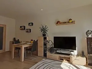 Prodej bytu 1+kk, Strančice, Náměstí Emila Kolbena, 37 m2