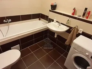 Prodej bytu 1+kk, Strančice, Náměstí Emila Kolbena, 37 m2