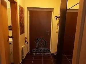 Prodej bytu 1+kk, Strančice, Náměstí Emila Kolbena, 37 m2