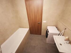 Pronájem bytu 1+kk, Praha - Michle, U plynárny, 36 m2