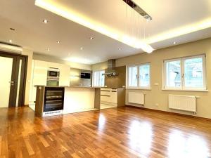 Prodej bytu 3+kk, Praha - Dejvice, V Šáreckém údolí, 111 m2