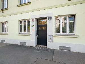 Prodej bytu 1+kk, Praha - Strašnice, Černokostelecká, 33 m2