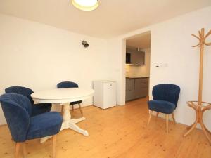 Pronájem bytu 2+kk, Praha - Malá Strana, Zámecké schody, 33 m2